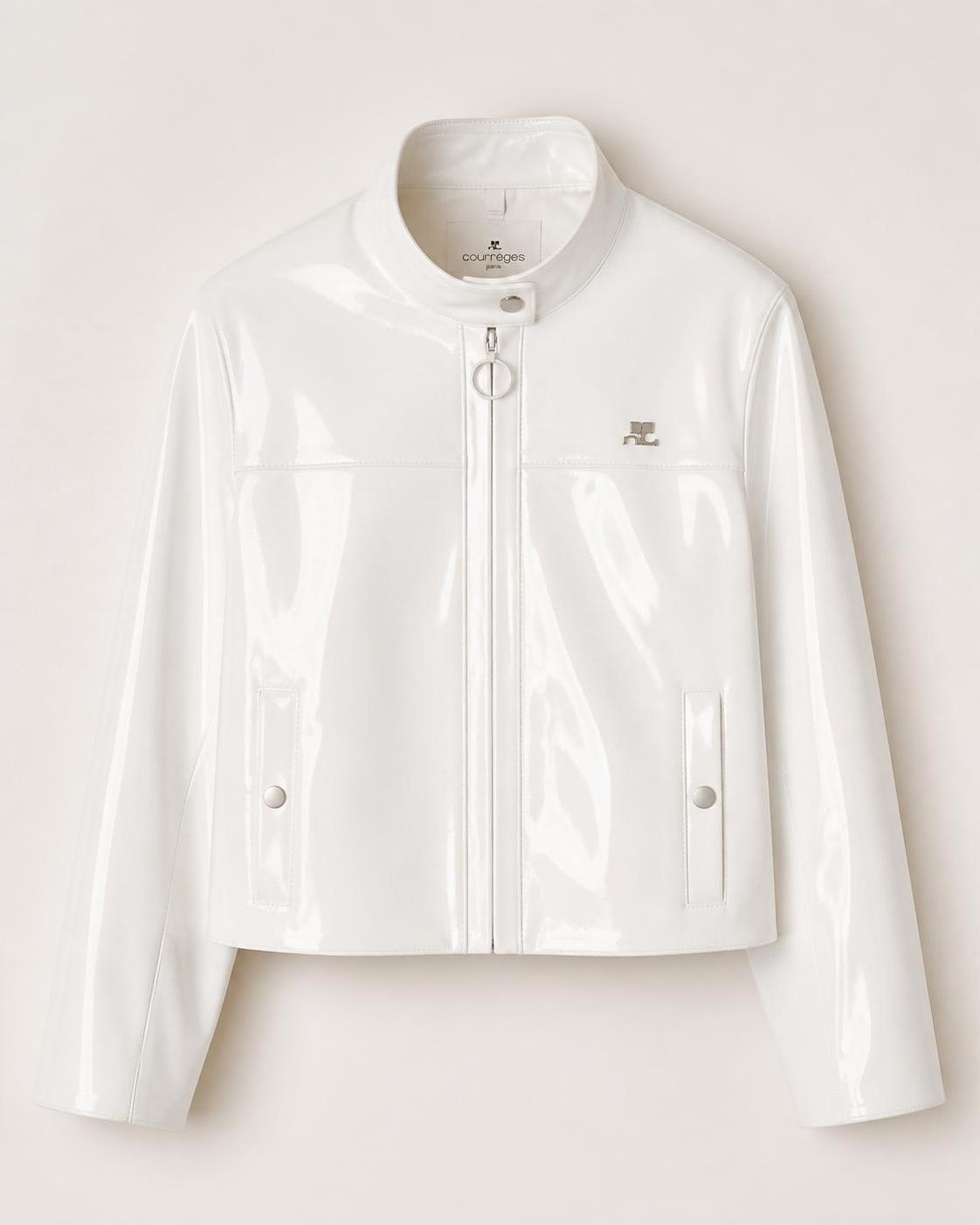 découvrez pourquoi la veste courrège demeure un emblème incontournable de la mode française, alliant élégance intemporelle et audace contemporaine.